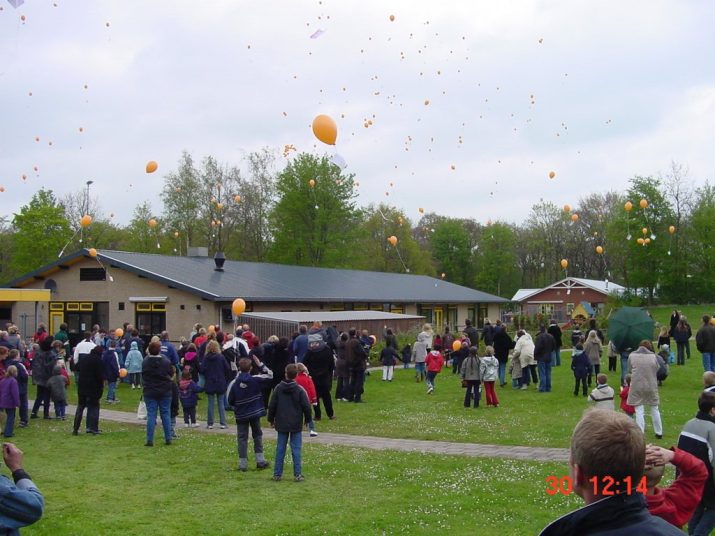 Koninginnedag 2002 in Bakkeveen