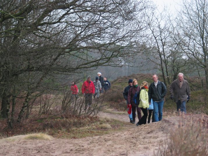 Kerstwandeling 2003: bijna record aantal deelnemers