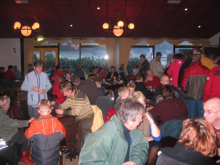 Zeer geslaagde kerstwandeling 2004