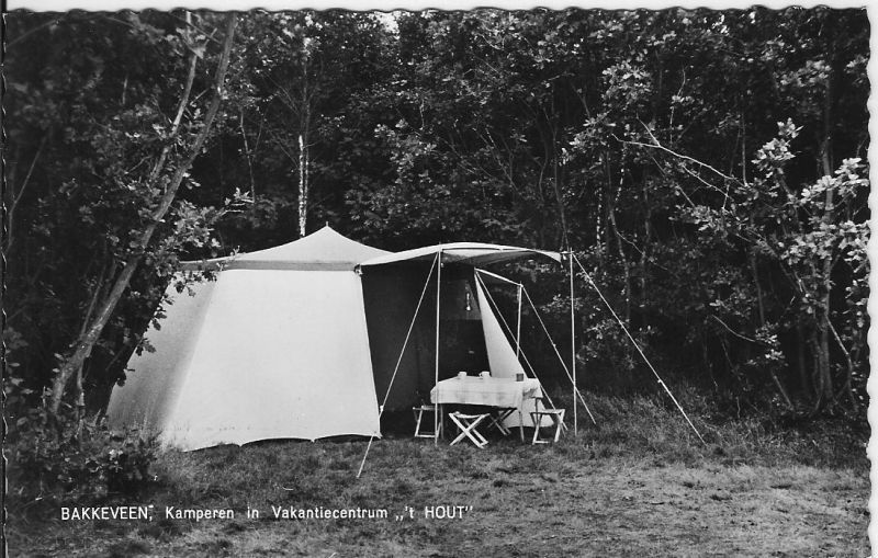 BAKKEVEEN, Kamperen in Vakantiecentrum ,, ’t HOUT ”