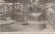 Verregende burgemeester opent vernieuwde Brink