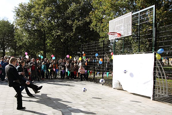 Opening Jeugd Sport Ontmoetings Plek (filmpje + foto's)