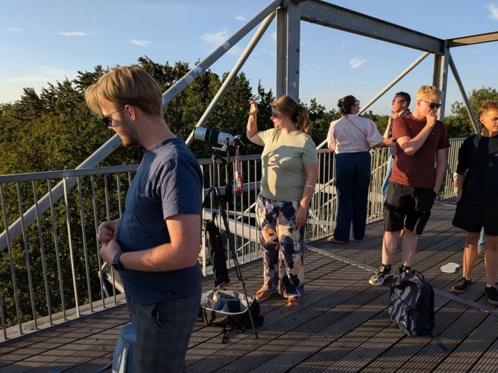 Zonsverduistering vanaf uitkijktoren
