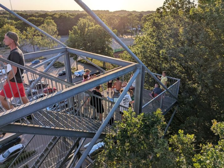 Zonsverduistering vanaf uitkijktoren