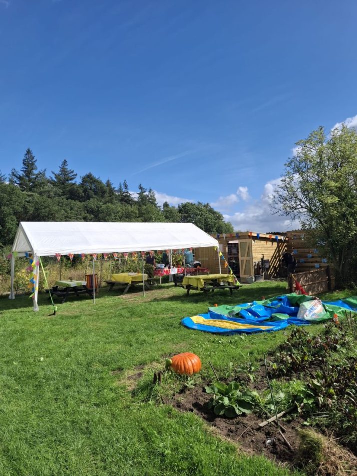 Twakamp 50 jaar de tent staat